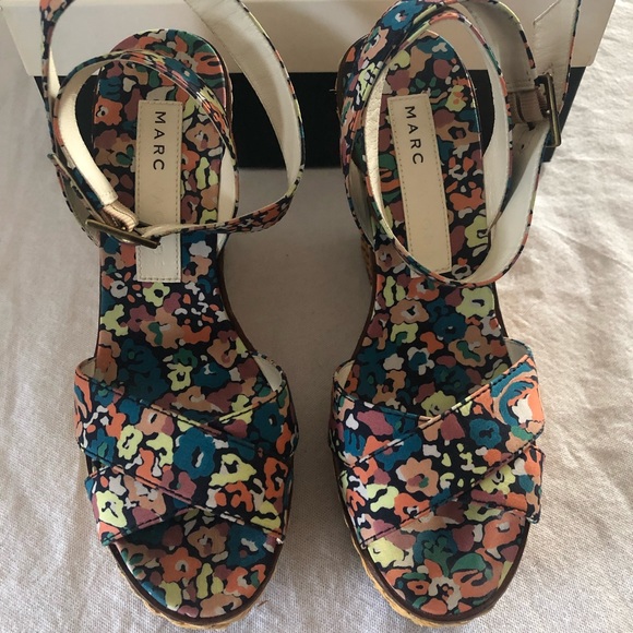 MARC JACOBS platform wedge sandals. - Picture 3 of 7